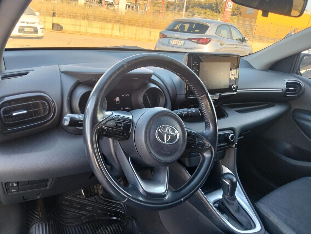 Toyota Yaris 1.5 Hybrid 5P Lounge - 2020