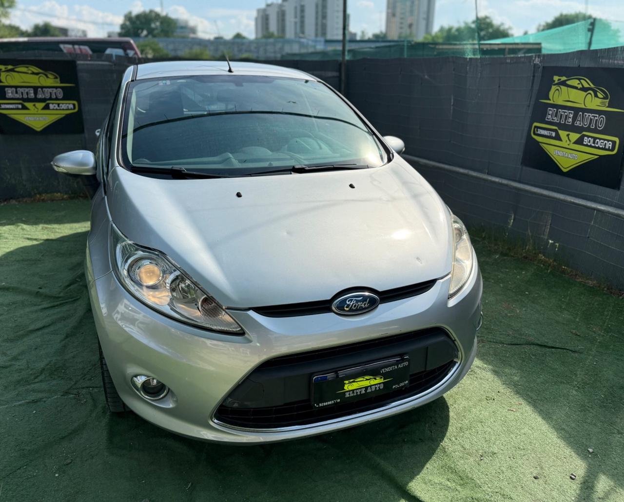 Ford FIESTA 1.4 GPL TITANIUM 5 PORTE NEOPATENTATI
