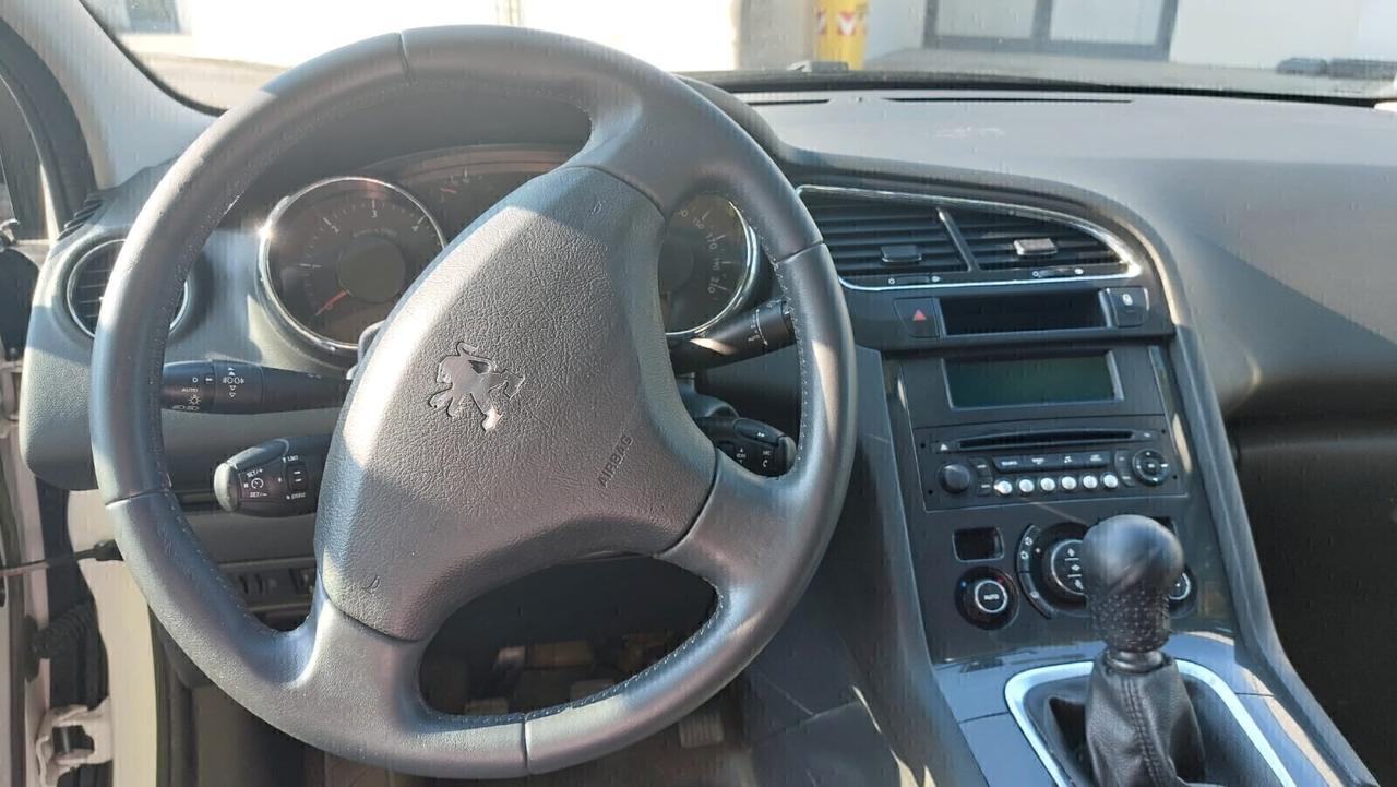Peugeot 5008 1.6 Diesel 7 Posti Neopatentati