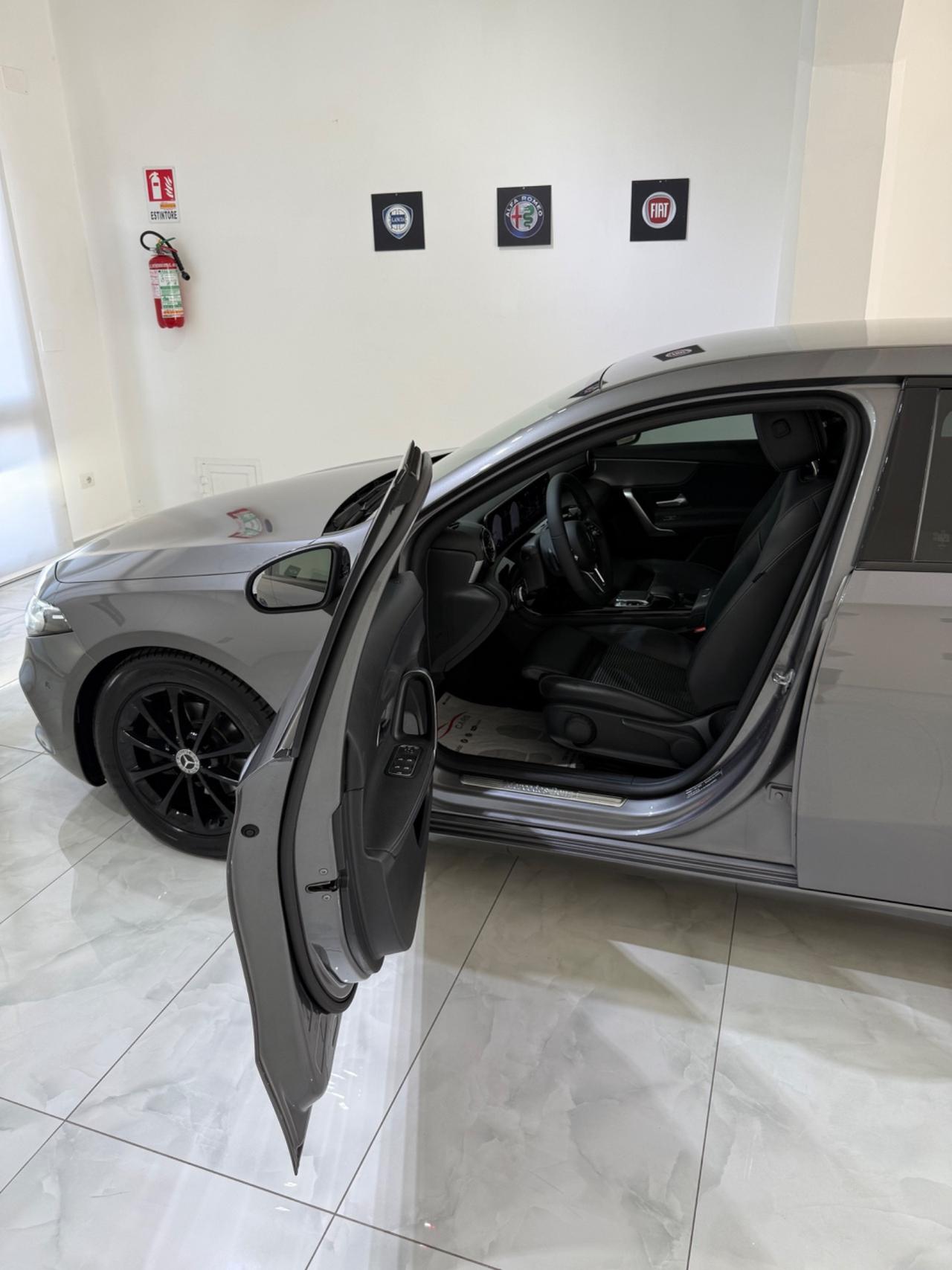 MERCEDES-BENZ A 180 D AUTOMATIC SPORT IVA ESPOSTA