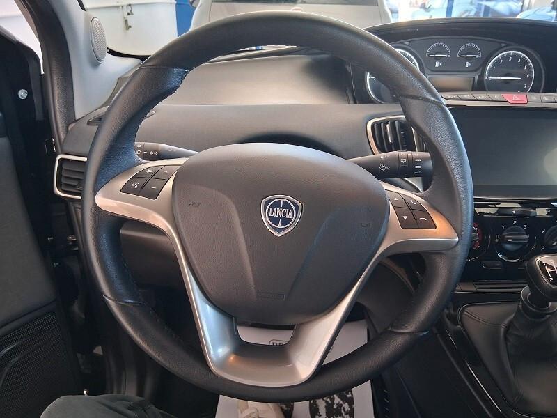 Lancia Ypsilon 1.0 FireFly 5 porte S&S Hybrid Ecochic Gold