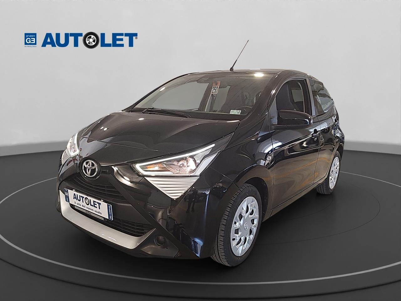 Toyota Aygo Connect 1.0 VVT-i 72 CV 5 porte x-play MMT