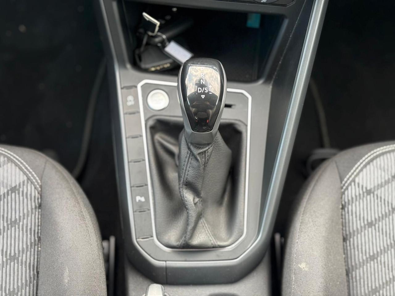 Volkswagen Polo 1.0 TSI DSG R-Line