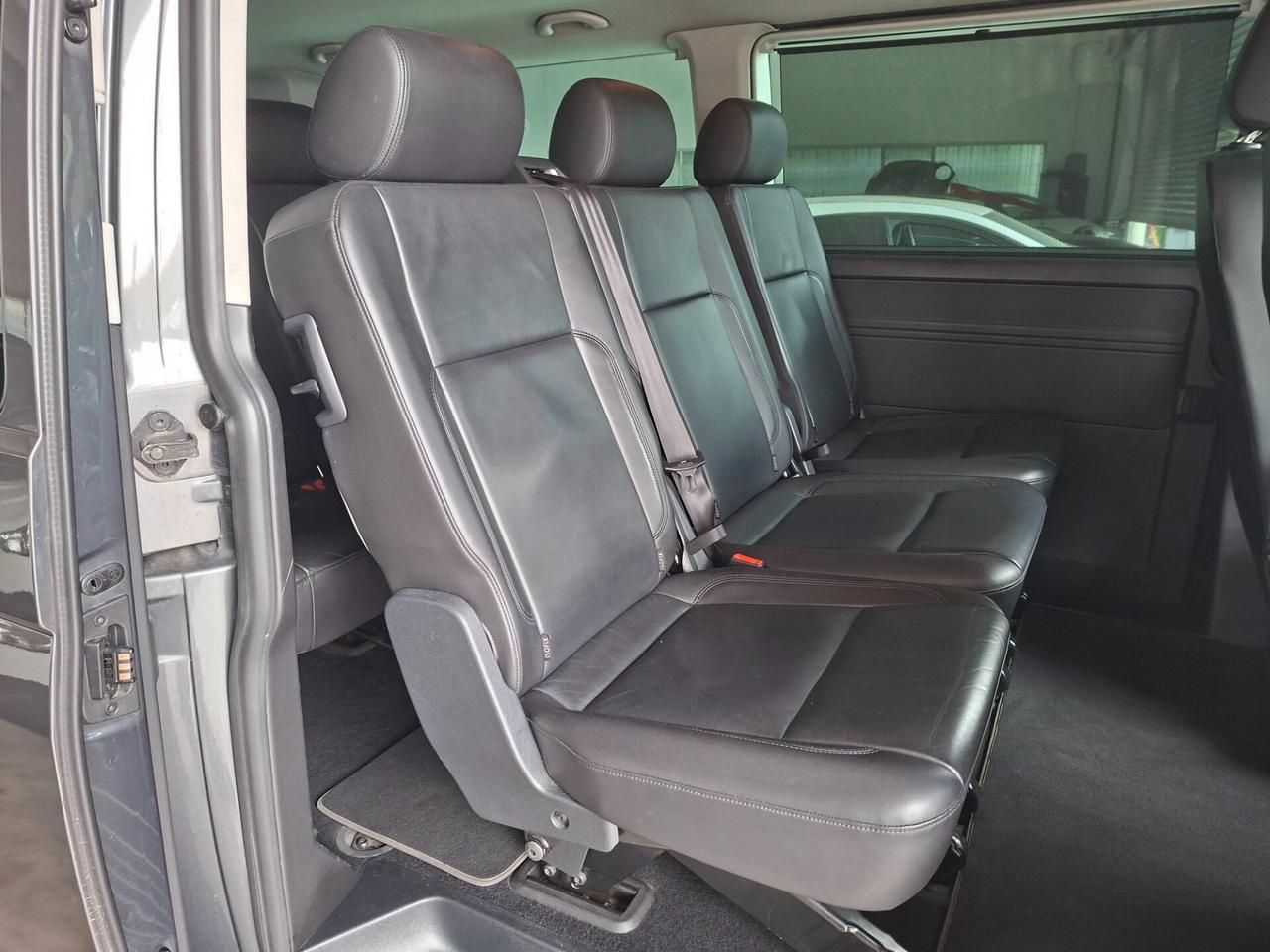 Volkswagen T6 Caravelle 2.0 TDI / 8 POSTI / AUTOMATICO / PELLE / EURO 6B