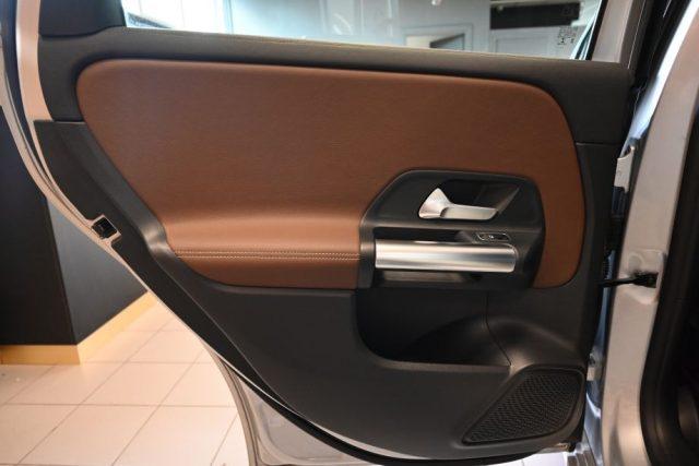 MERCEDES-BENZ B 180 NUOVA d AUTOMATICA SPORT PLUS NAVI CAM 17"LED TEL!
