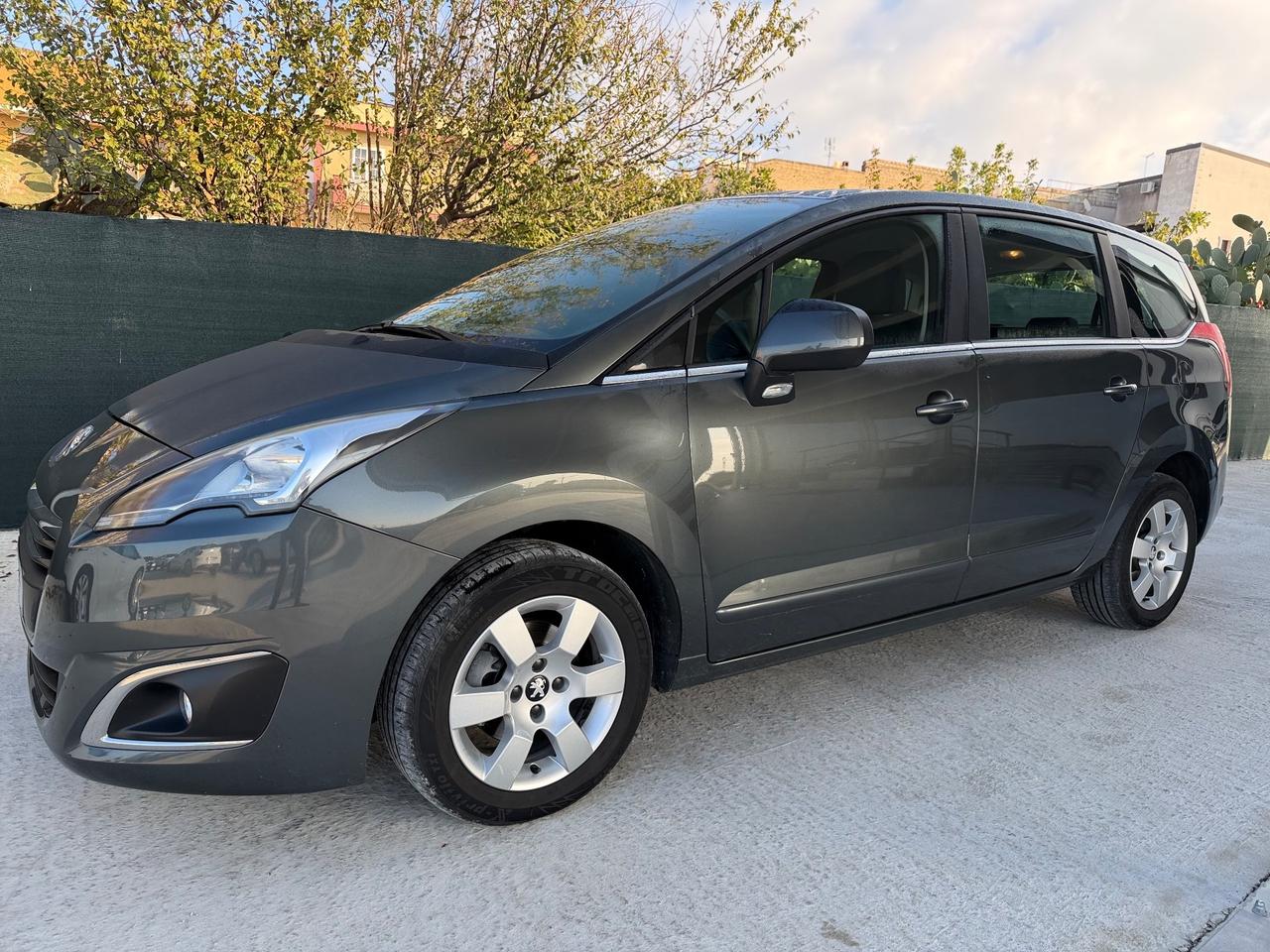 Peugeot 5008 1.6 HDi 115CV 7 POSTI