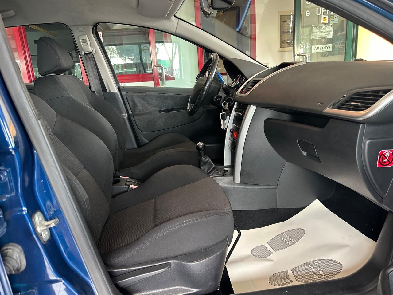 Peugeot 207 1.4 8V 75CV 5p. X Line