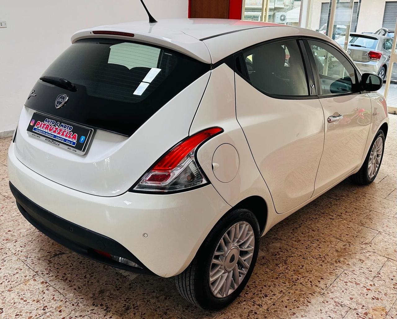 Lancia Ypsilon 1.2 69cv Gold NEO PATENTATI