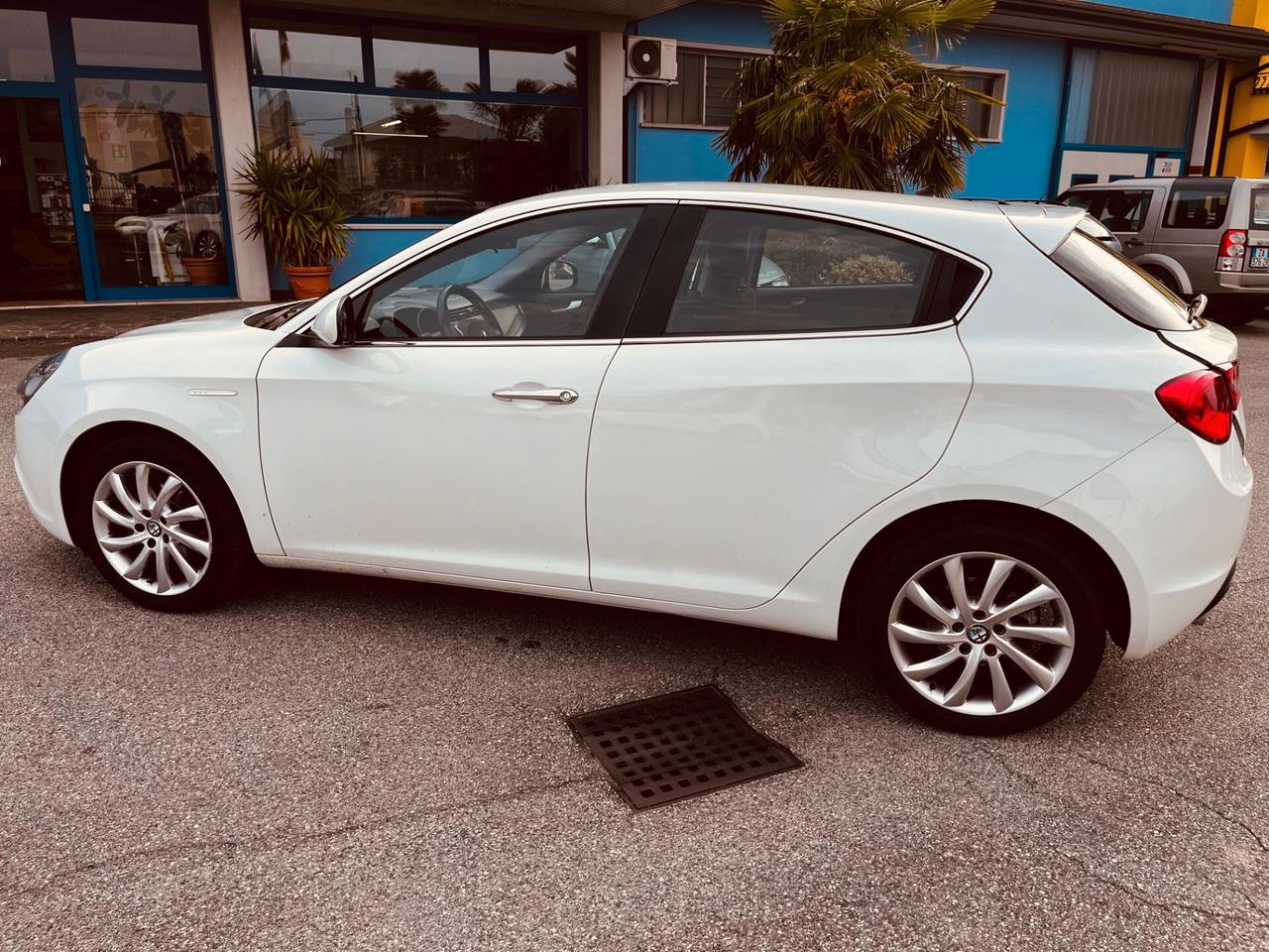 Alfa Romeo Giulietta 1.6 JTDm-2 105 CV Distinctive