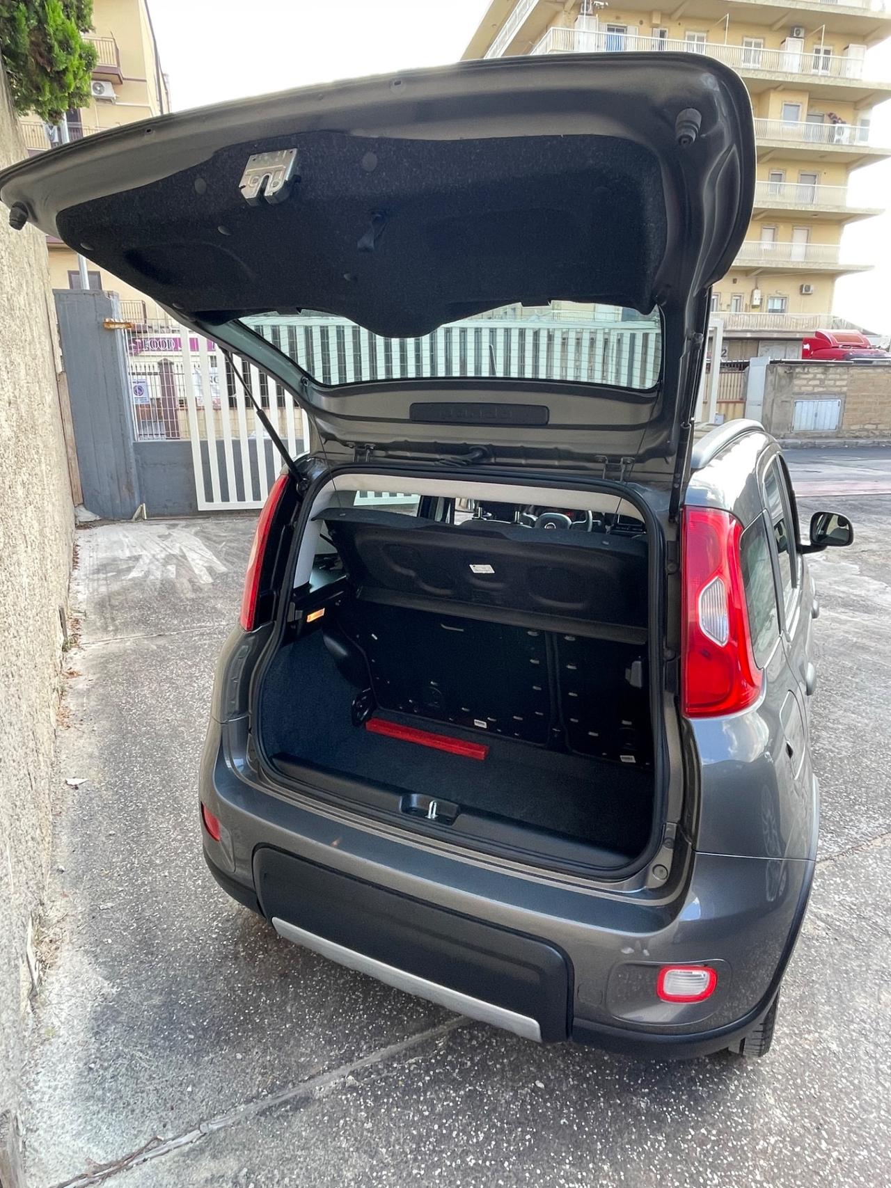 Fiat Panda 1.0 FireFly S&S Hybrid Garmin