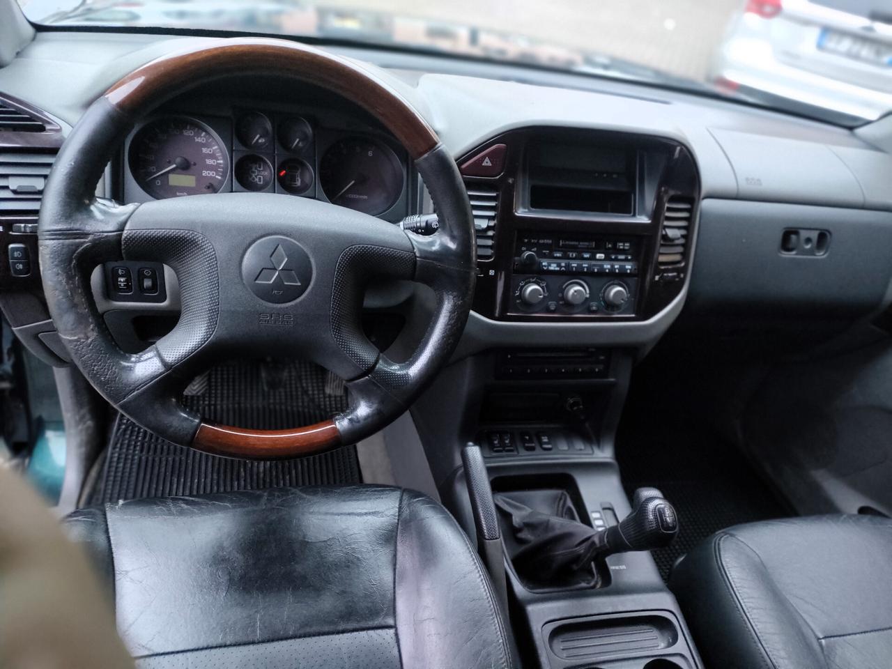 Mitsubishi Pajero 3.2 16V DI-D 3p. GLS1