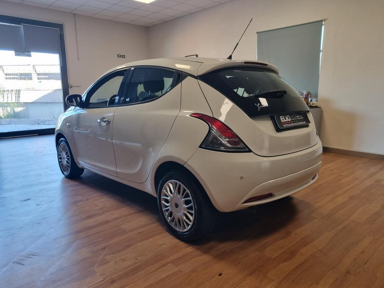 Lancia Ypsilon 1.2 69 CV 5 porte Gold