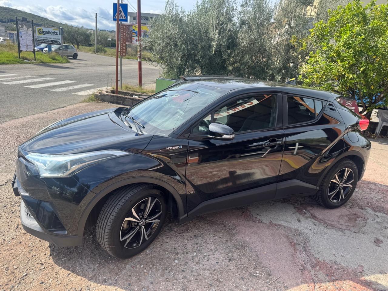 Toyota C-HR 1.8 Hybrid E-CVT Lounge