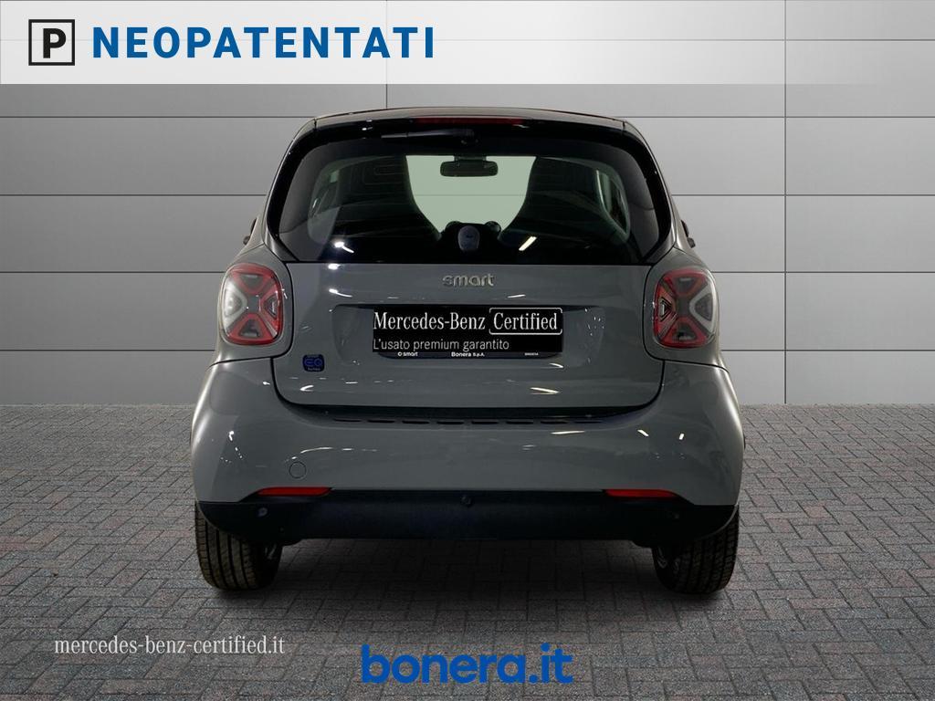 Smart fortwo 4,6kW EQ racingrey