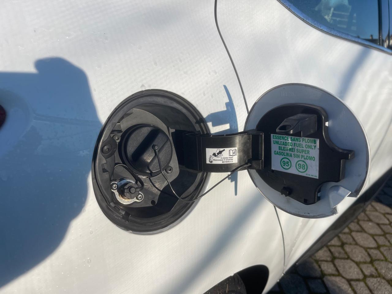 Renault Clio 1.2 75CV GPL 5 porte Costume National