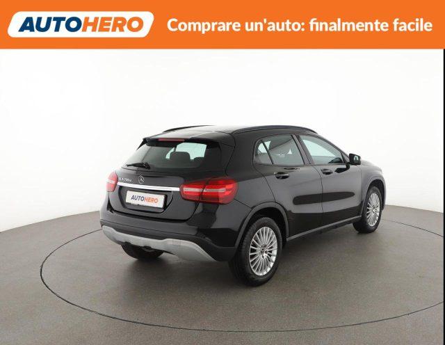 MERCEDES-BENZ GLA 200 d Automatic Business