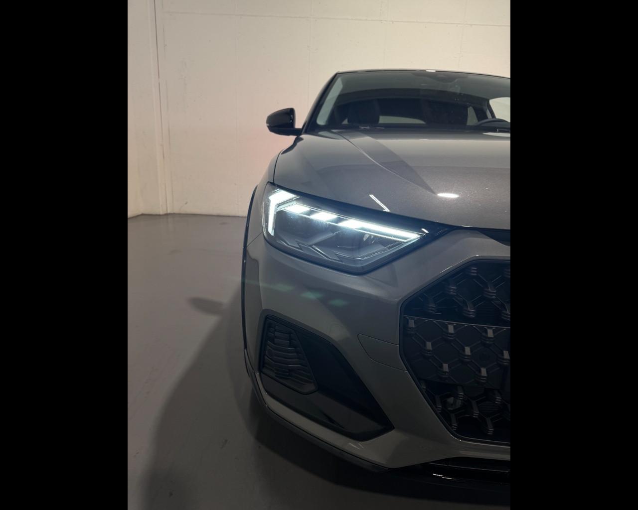 AUDI A1 ALLSTREET 30 TFSI S-TRONIC IDENTITY CONTRAST