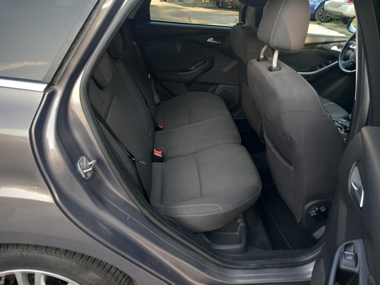 Ford Focus 1.6 120 CV GPL SW Titanium