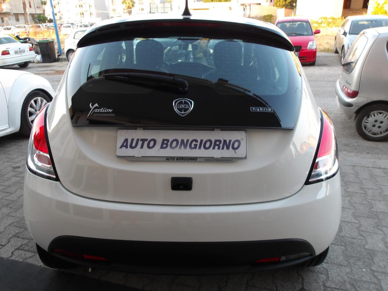 Lancia Ypsilon 1.0 firefly hybrid Gold Plus s&s 70cv 5p.ti