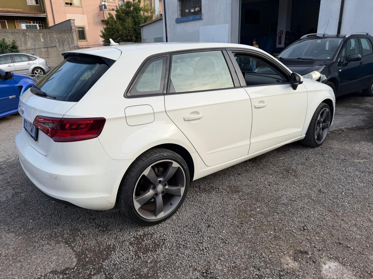 Audi A3 SPB 1.6 TDI 116 cv 6 marce