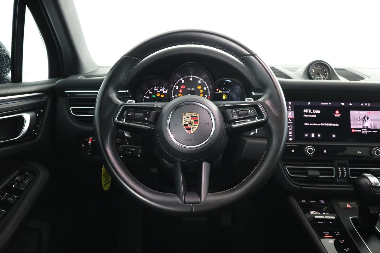 PORSCHE Macan 2.0