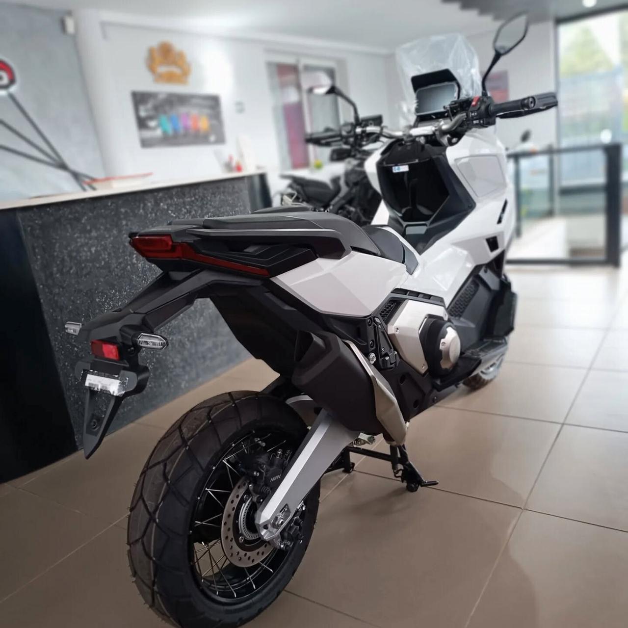 Honda X-ADV 750 2025 NUOVI PRONTA CONSEGNA