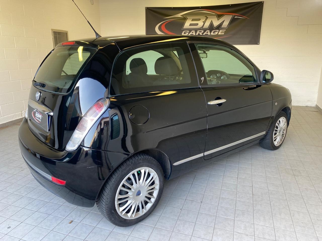 Lancia Ypsilon 1.2 69 CV GPL Platinum
