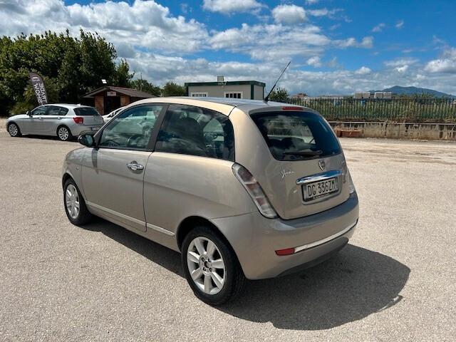 Lancia Ypsilon 1.3 MJT 90 CV Oro Giallo