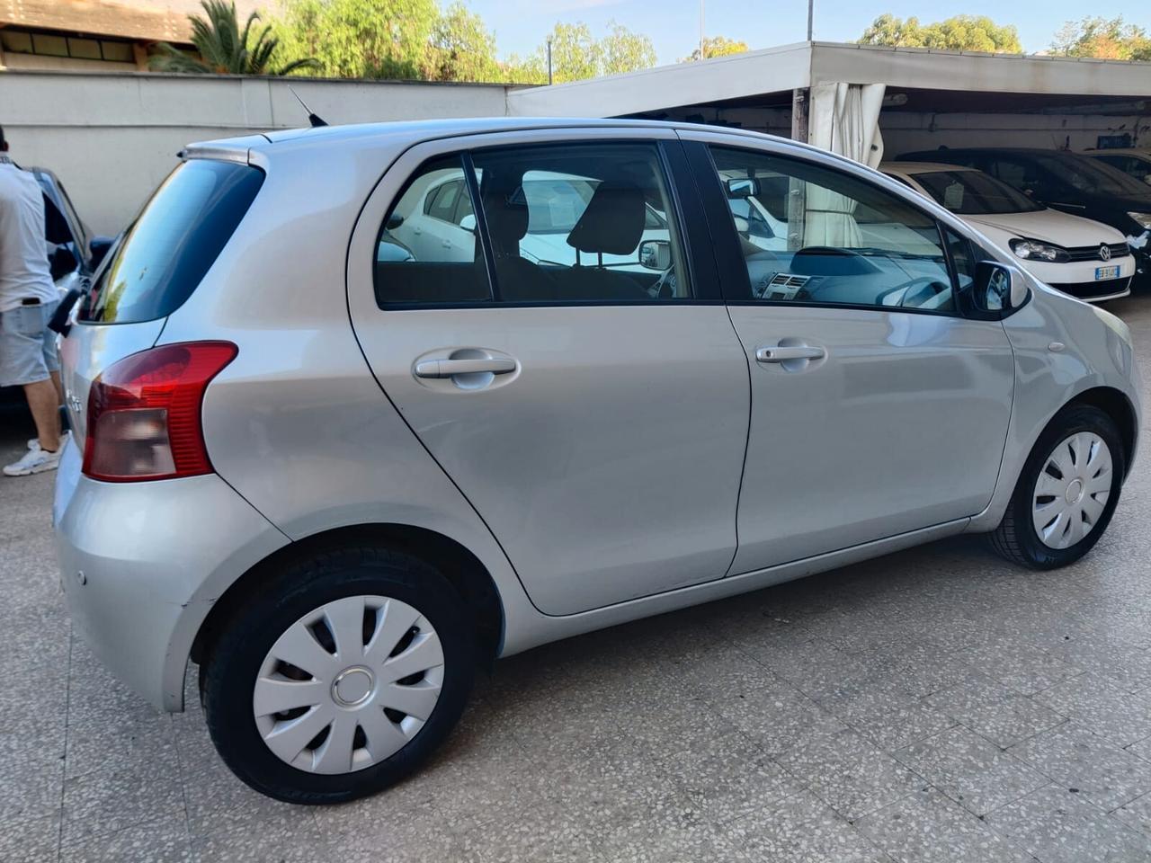 Toyota Yaris 1.0 benz 5 porte