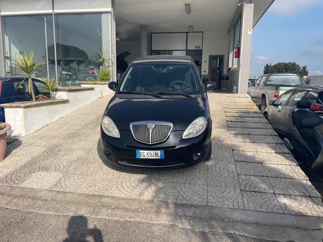 Lancia Ypsilon 1.3 MJT 75 CV Platinum leggi annuncio