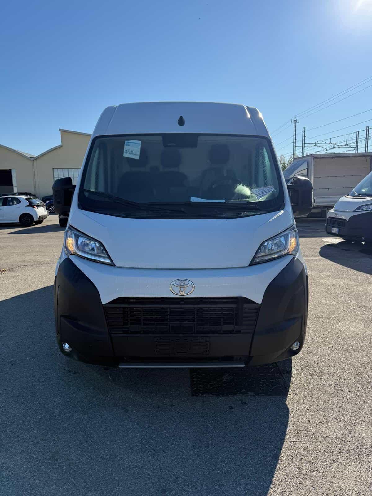 0450 NOLEGGIO FURGONE NUOVO TOYOTA PASSO MEDIO