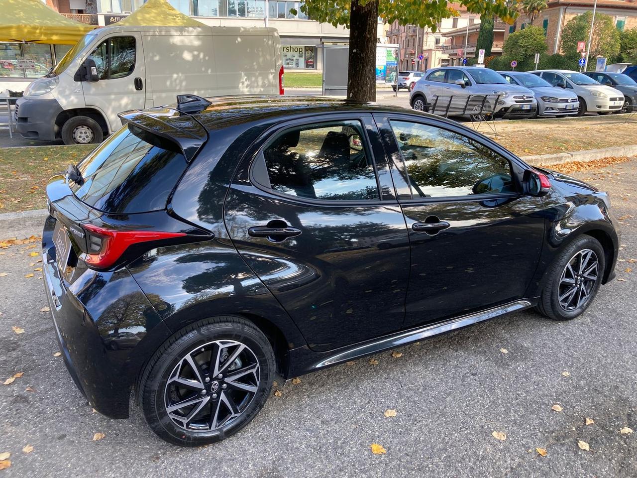 Toyota Yaris 1.5 HEV Active #7354
