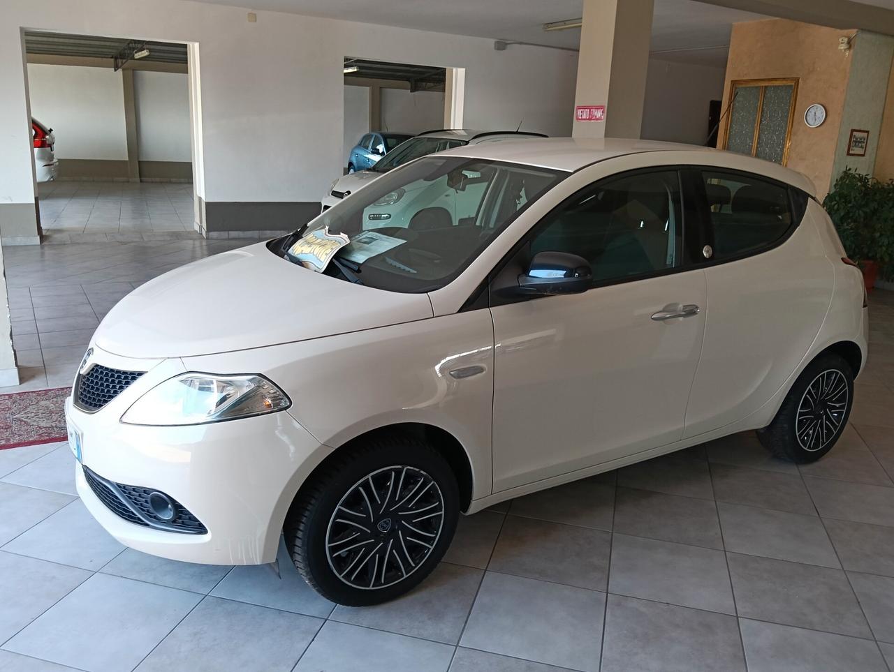 Lancia Ypsilon 1.2 69 CV 5 porte GPL Ecochic Gold