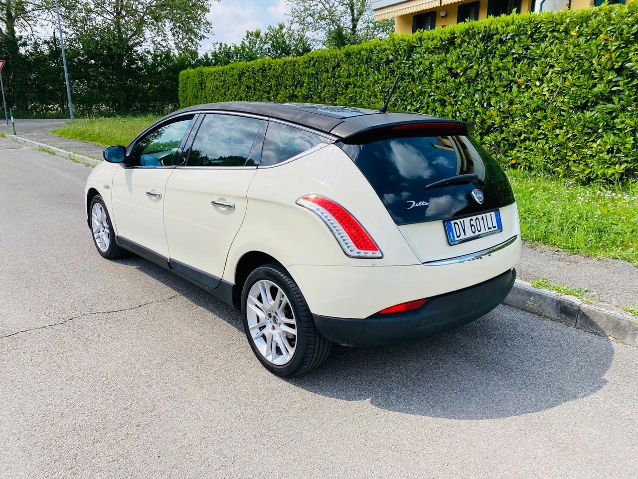 Lancia Delta 2.0 MJT DPF Argento