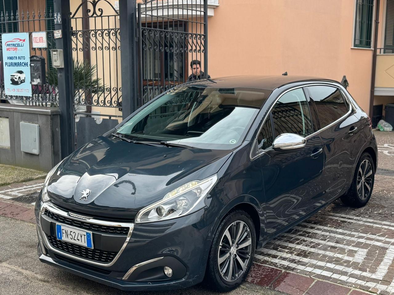 Peugeot 208 PureTech 82 5 porte Allure