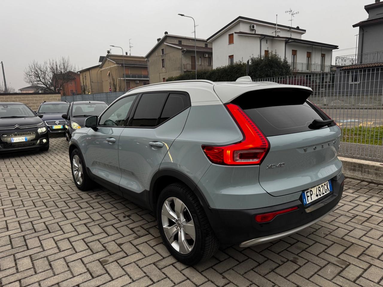 Volvo XC40 D4 AWD Geartronic Momentum