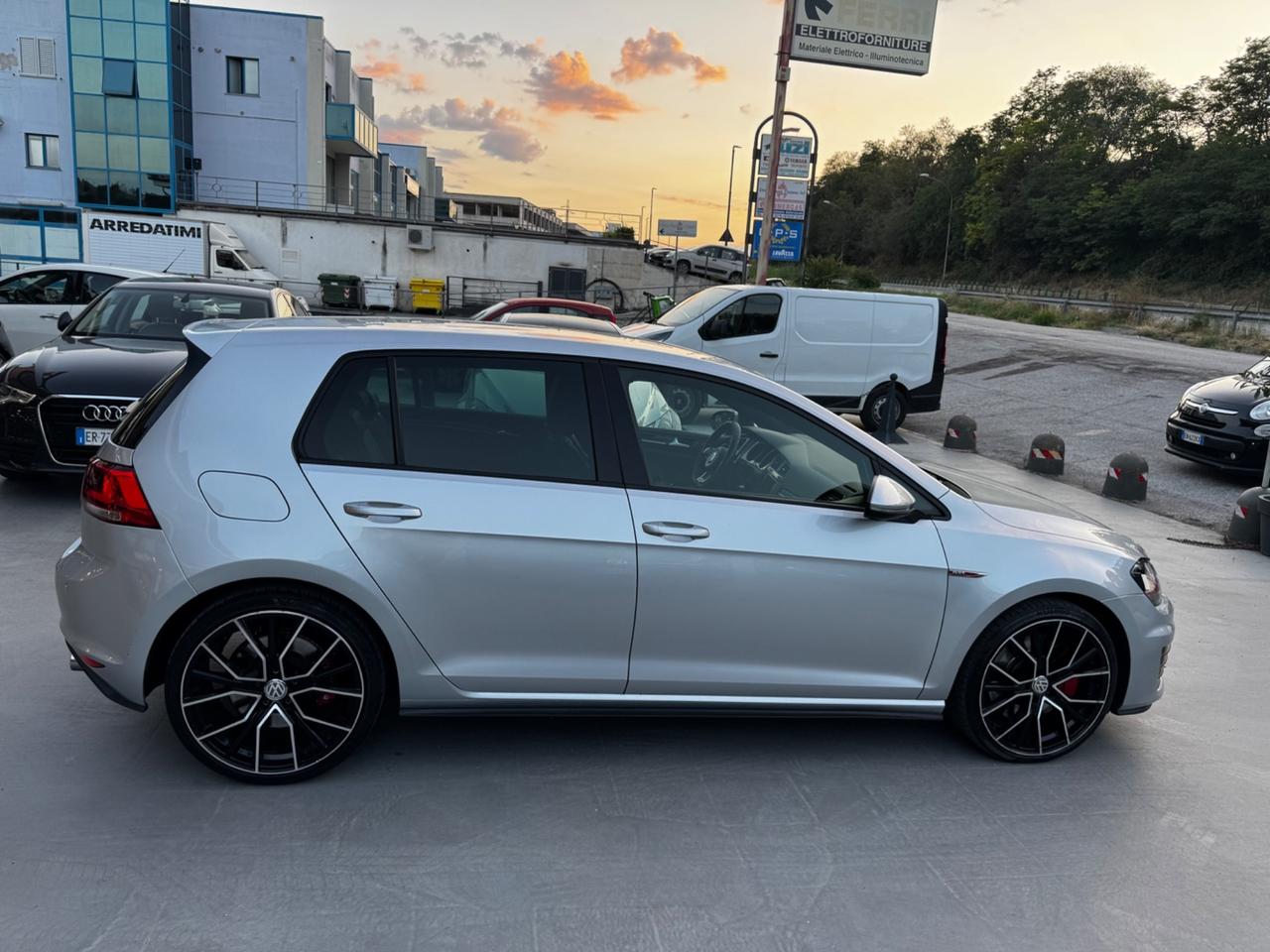 Volkswagen Golf GTI Performance 2.0 TSI DSG 5p. BlueMotion Technology