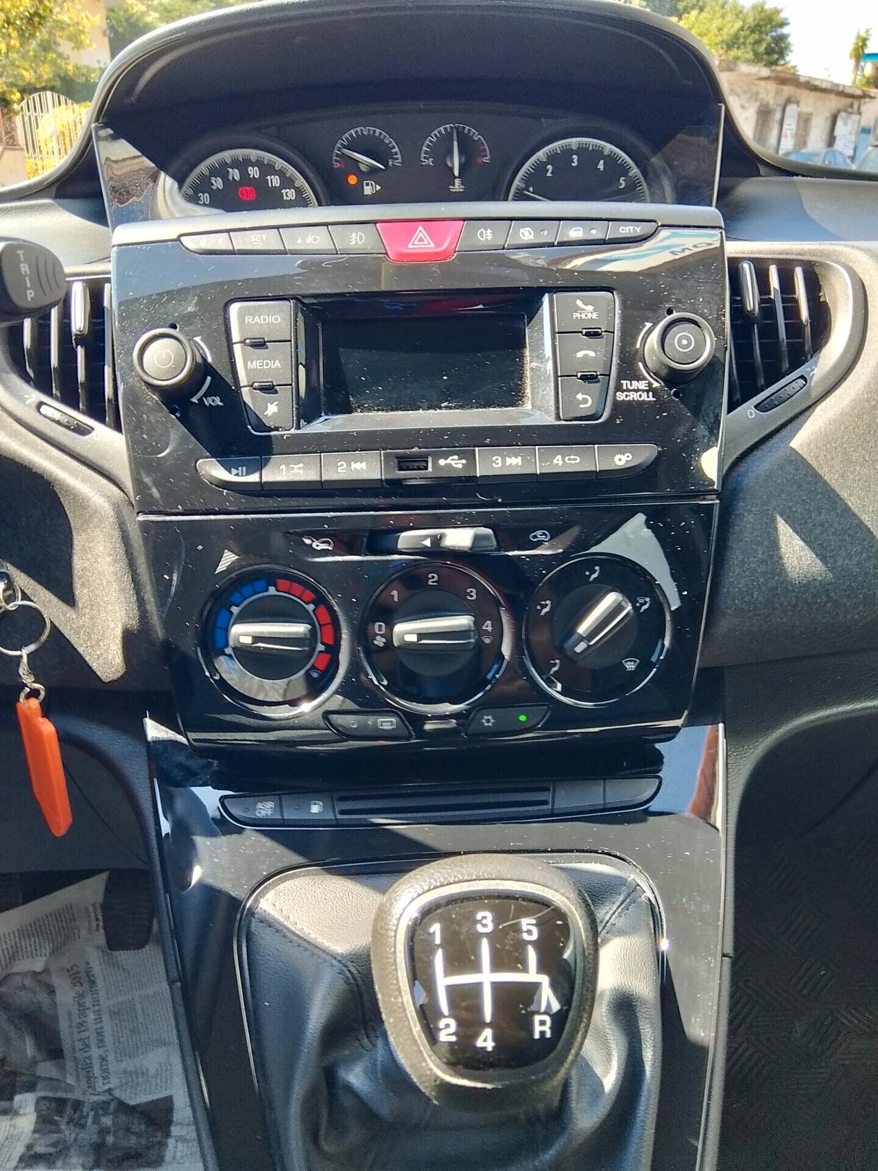 Lancia Ypsilon 1.2 69 CV 5 porte GPL Ecochic Gold