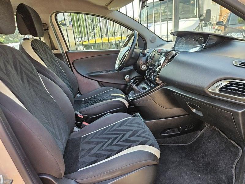 Lancia Ypsilon 1.2 69 CV Opening Edition
