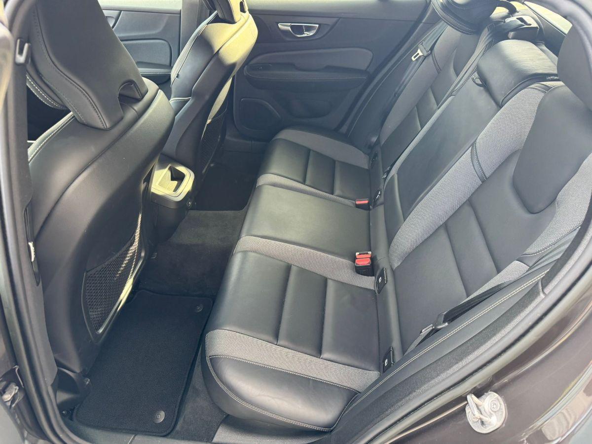 VOLVO - V60 - B3 aut. Plus Dark