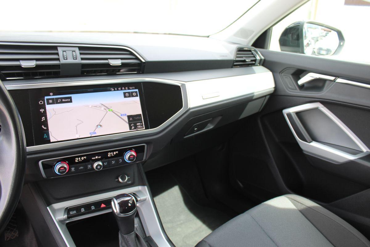 AUDI - Q3 Sportback - 35 TDI S Tronic Business Plus