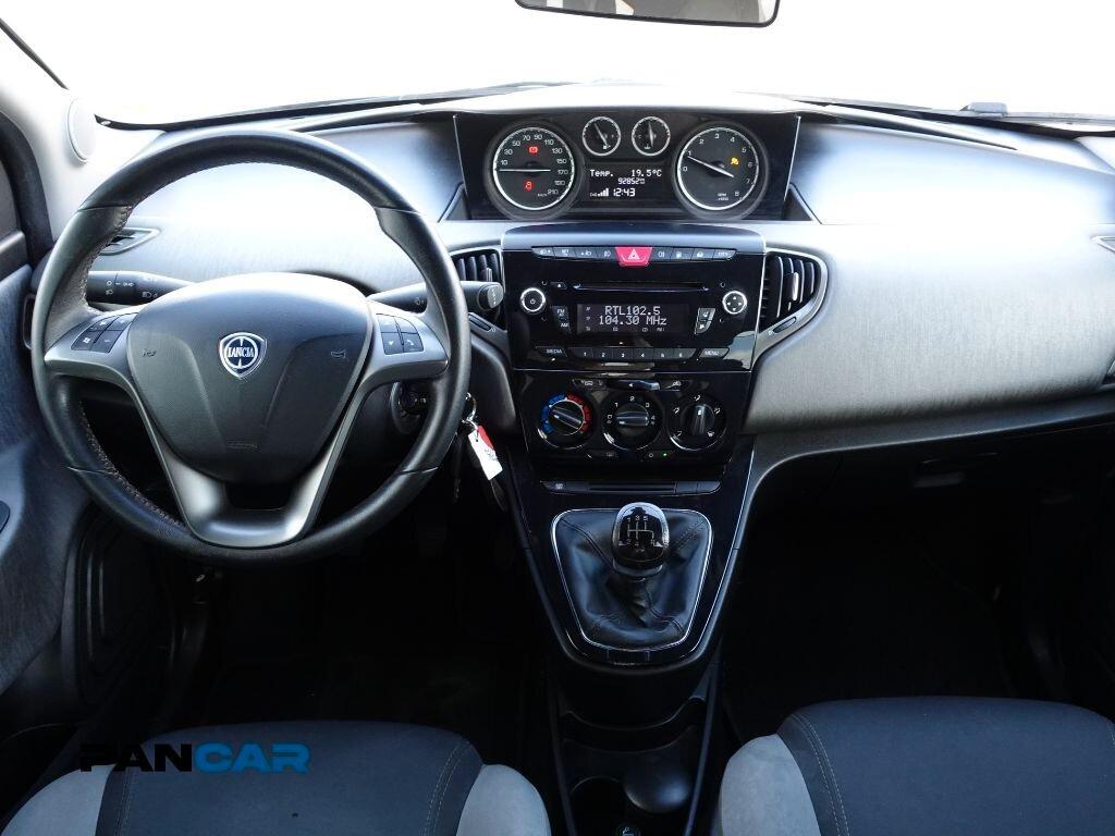 Lancia Ypsilon 0.9 TwinAir 85 CV 5 porte Metano Ecochic Silver
