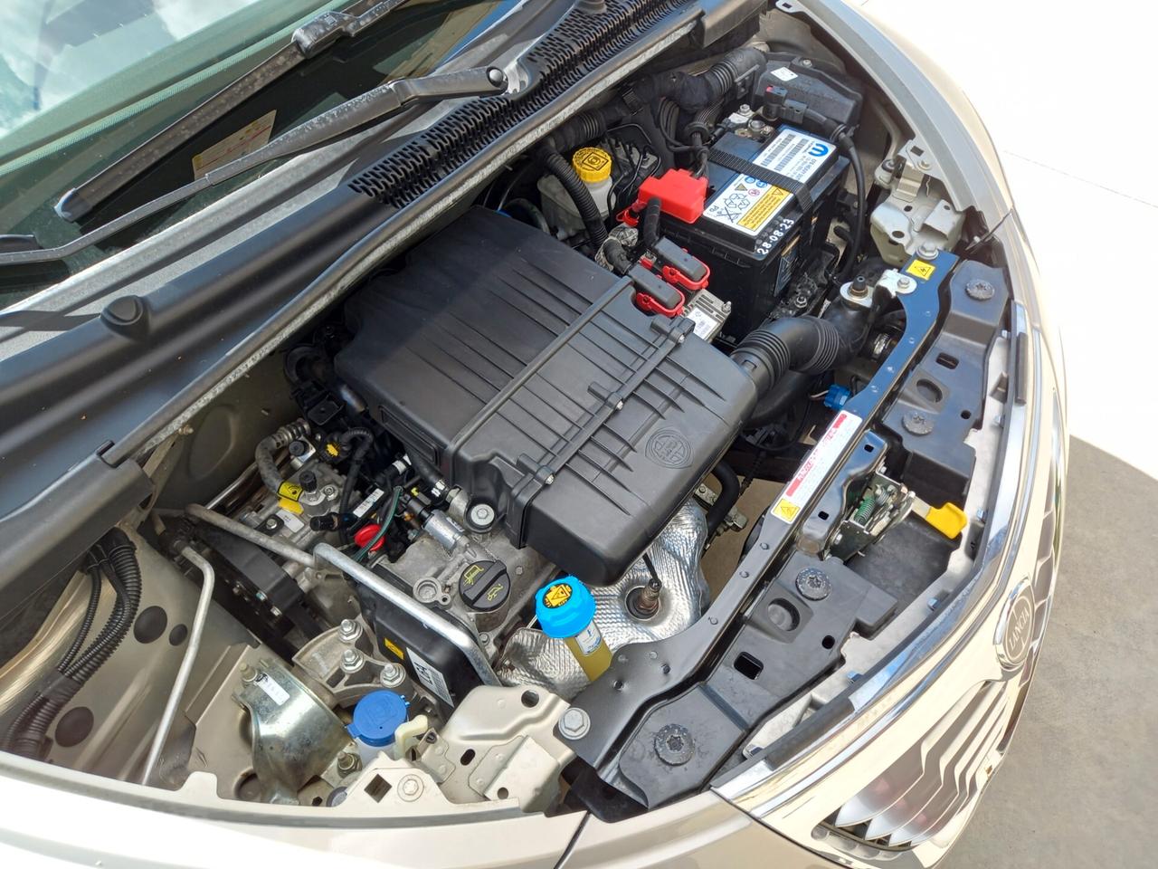 Lancia Ypsilon 1.2 69 CV SOLO 30000 KM !!!