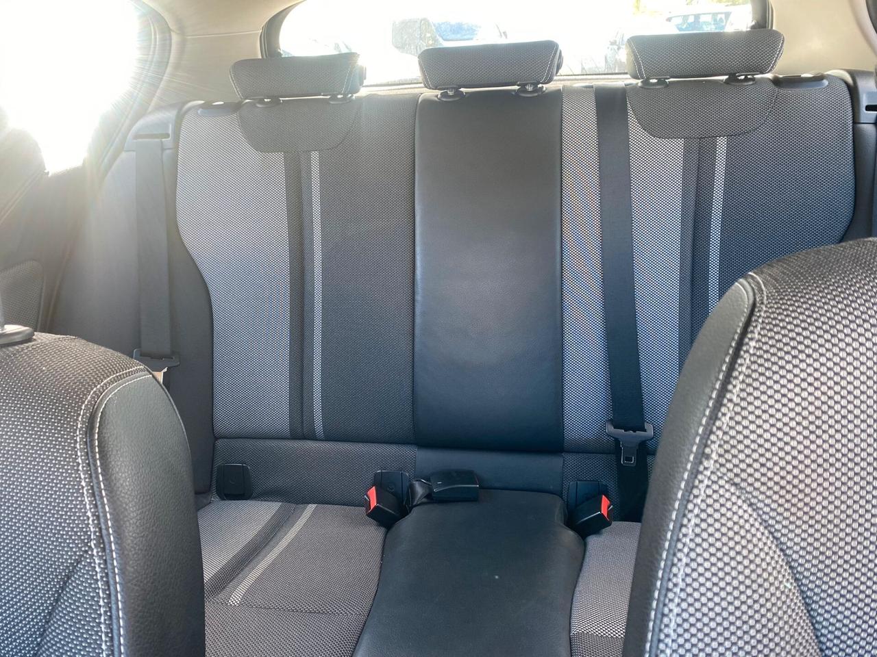 Bmw 118 118d 5p. Urban