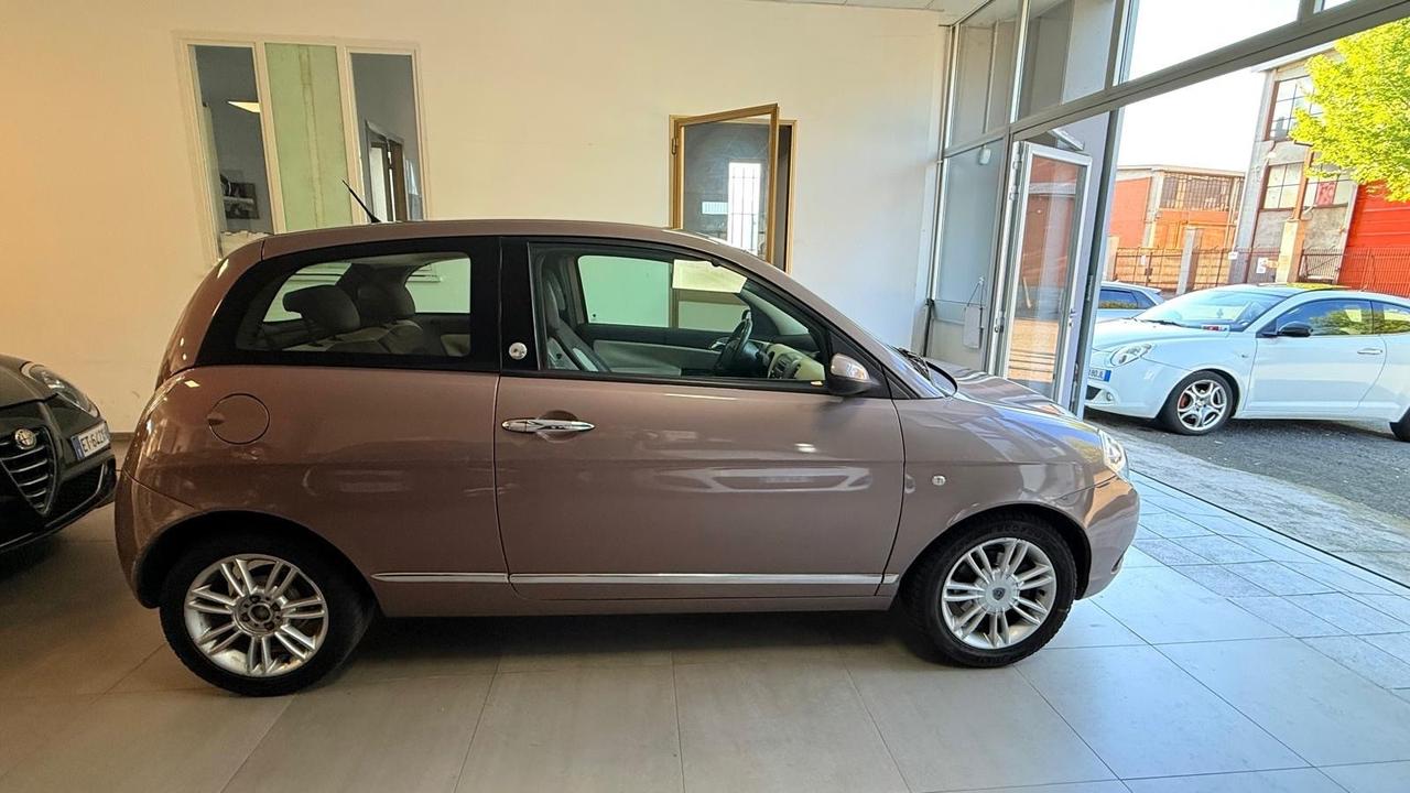 Lancia Ypsilon 1.4 Platino Ecochic GPL