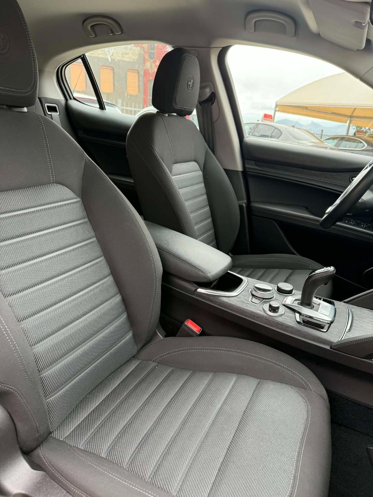 Alfa Romeo Stelvio 2.2 Turbodiesel 160 CV AT8 RWD Sprint