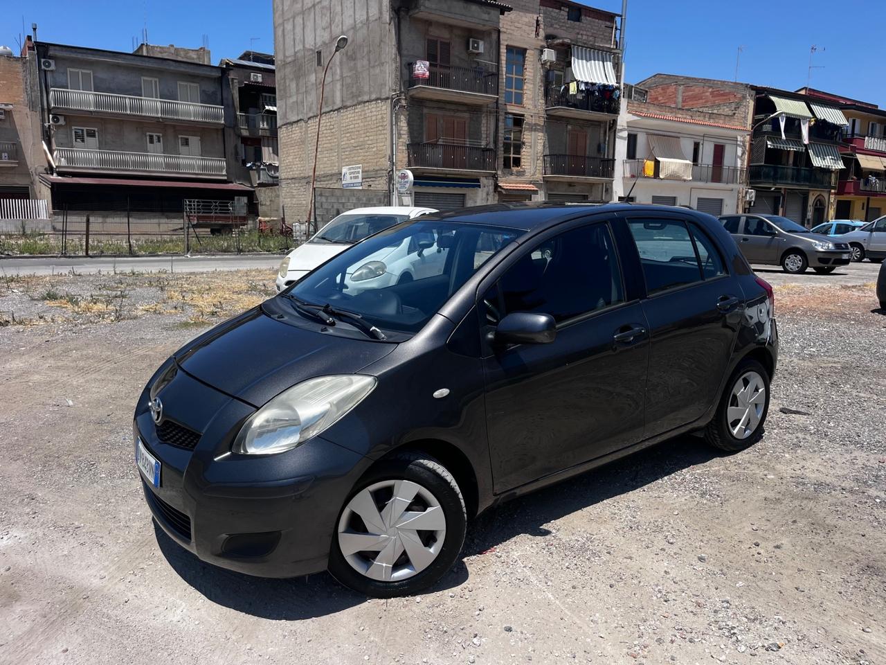 Toyota Yaris 1.0 benzina clima 5porte