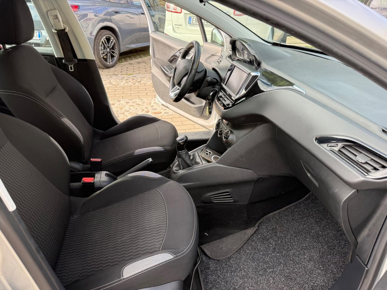 Peugeot 208 neopatentati