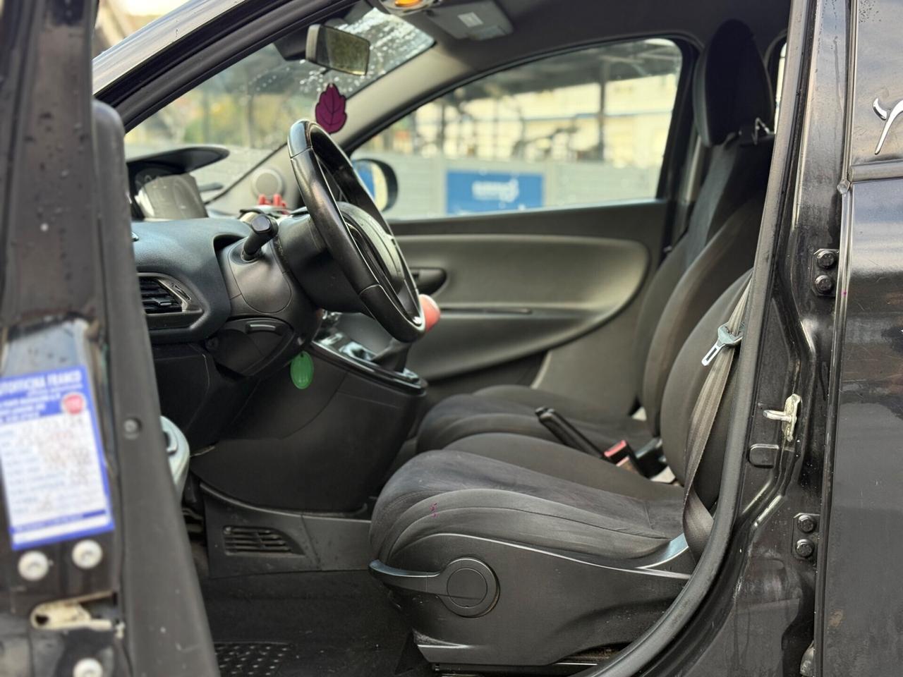 Lancia Ypsilon 1.3 MJT 16V 95 CV 5 porte IDEALE PER NEOPATE