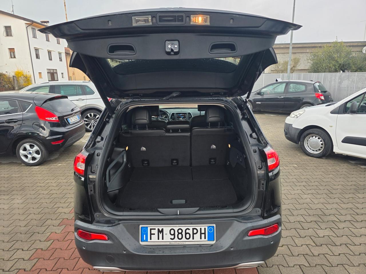 Jeep Cherokee 2.2D 200cv strafull 4WD automatic